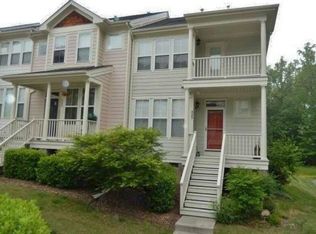 525 Village Loop Dr, Apex, NC 27502