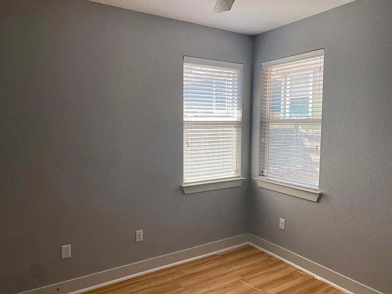 7205 Tybalt St — Photo 9