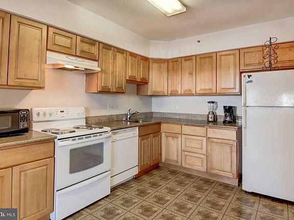 3rd image of 3713 George Mason Dr APT 615