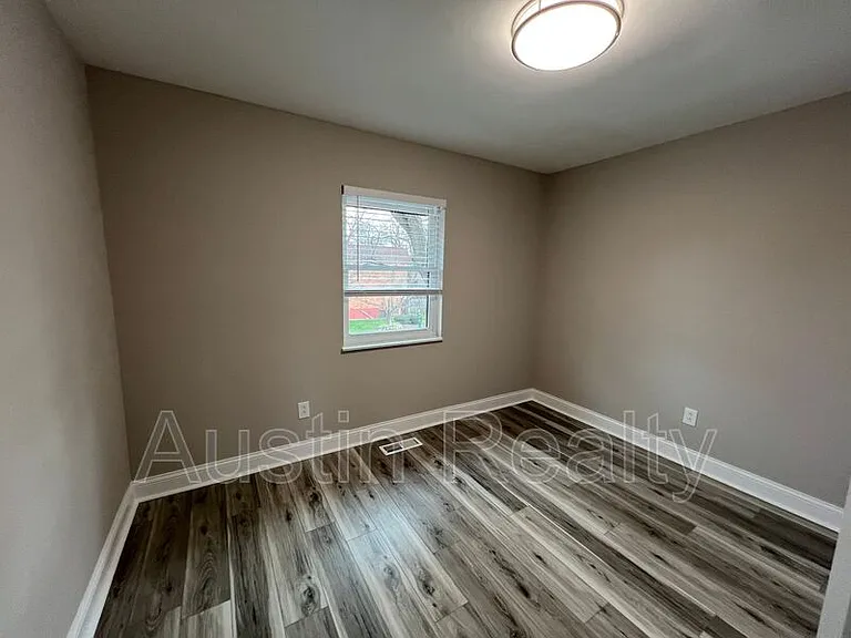 437 S Clay Ave #7 — Photo 3