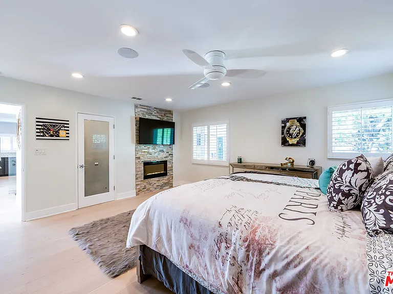 3490 Wonder View Pl — Photo 23