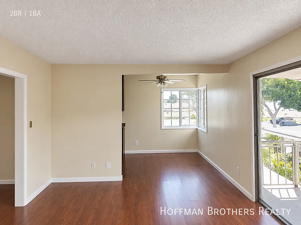 2801 W Rosecrans Ave #3
