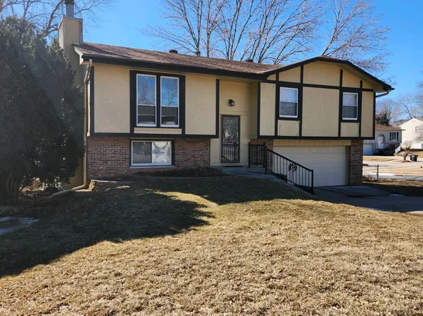 15123 Davenport Cir, Omaha, NE 68154