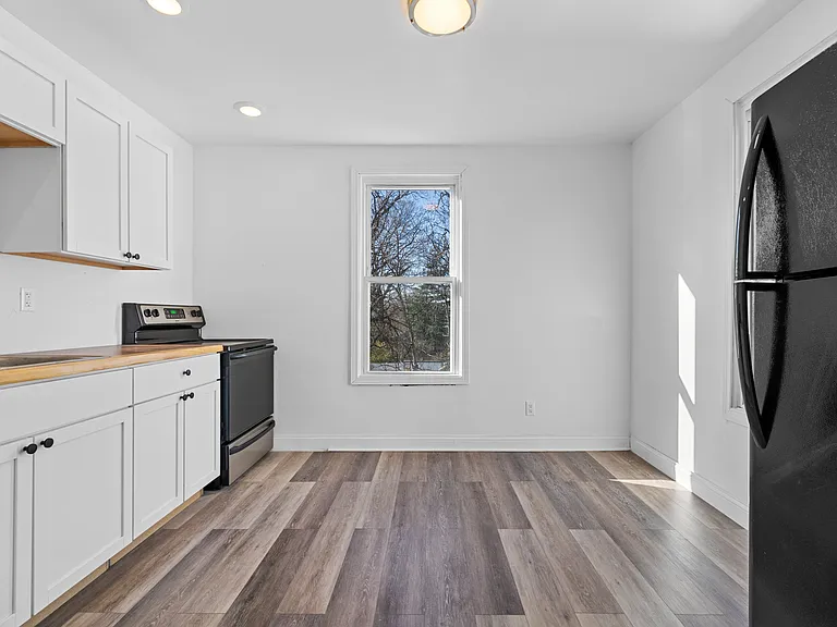 4721 Section Ave #B — Photo 7