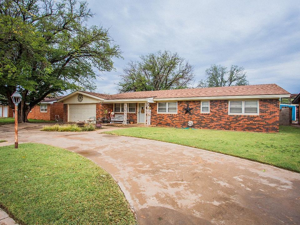 1305 E Harris St, Brownfield, TX 79316 | Zillow