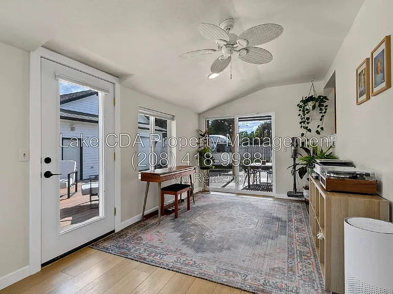 2082 E Greenleaf Ln — Photo 14