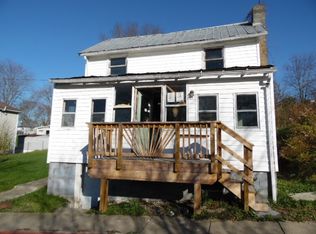 22 Potomac St, Paw Paw, WV 25434