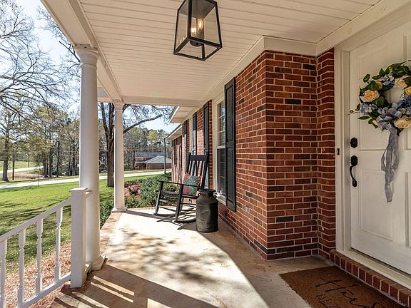 3rd image of 28 Kelly Street