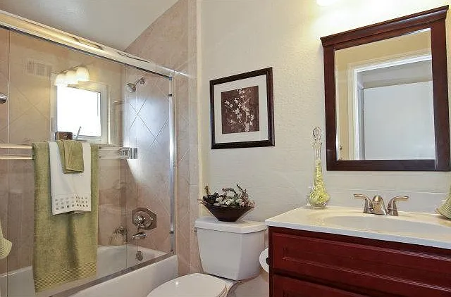 607 Bancroft St — Photo 11