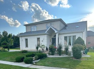 350 Kromray Rd, Lemont, IL 60439