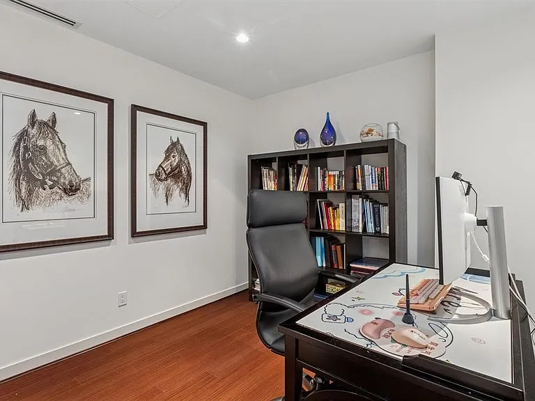 1139 Cordova St W — Photo 18