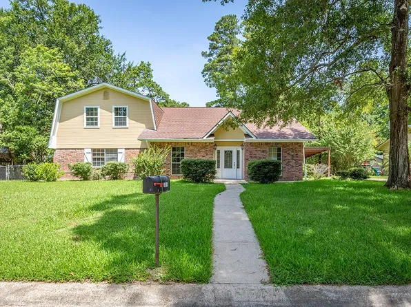 309 Hunters Creek Dr, Lufkin, TX 75901