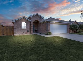 7337 Grass Valley Trl, Fort Worth, TX 76123