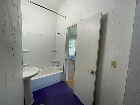 4th image of 501 W Frank Ave #A