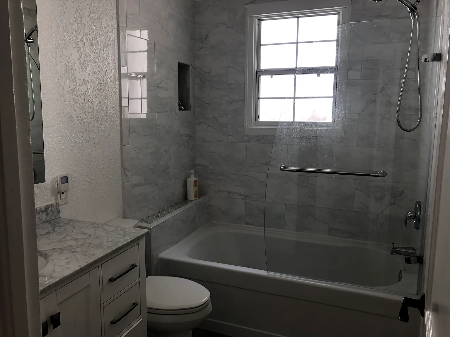 2 bed, 1296 sqft, $1,975 — Photo 4
