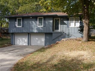 1612 SE Kingsway St, Oak Grove, MO 64075