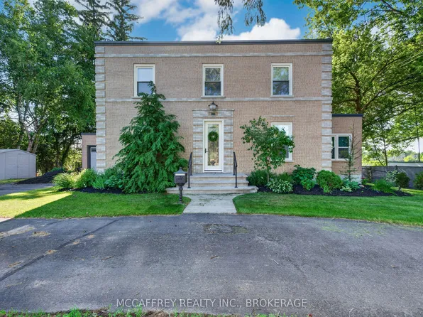 442 Dundas St W, Greater Napanee, ON K7R 2C1