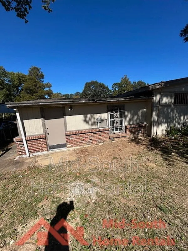 3 bed, 1.0 bath, 1872 sqft, $1,350 — Photo 4