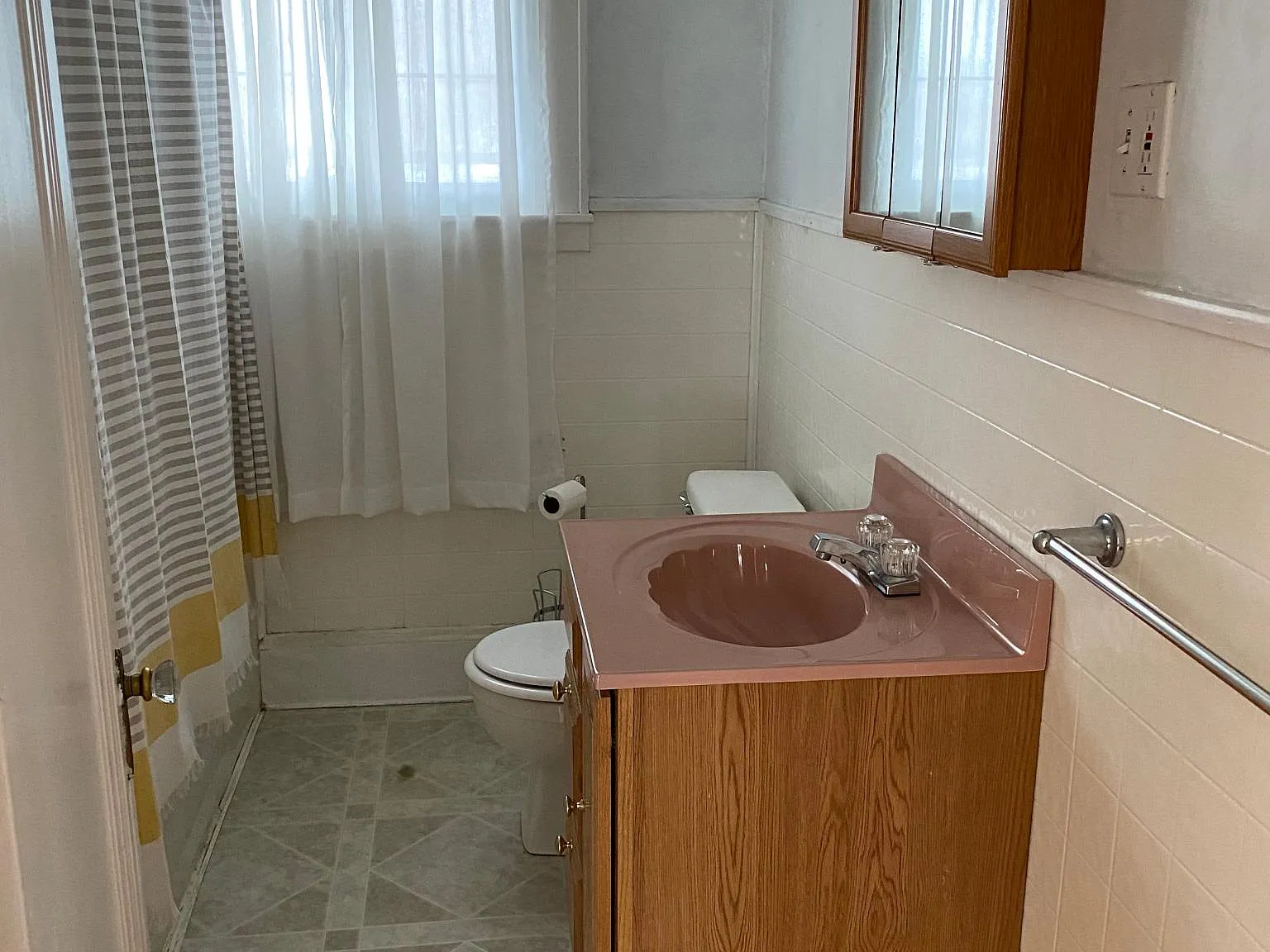 2 bed, 1050 sqft, $2,000 — Photo 1