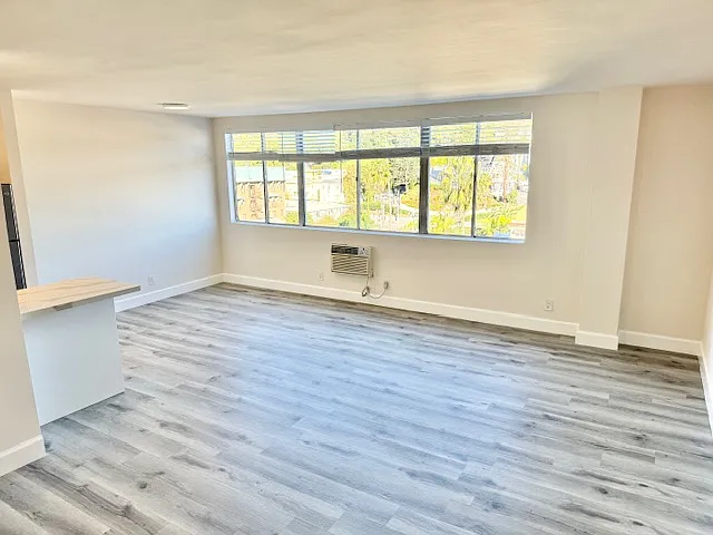 Madison Apartments — Photo 27
