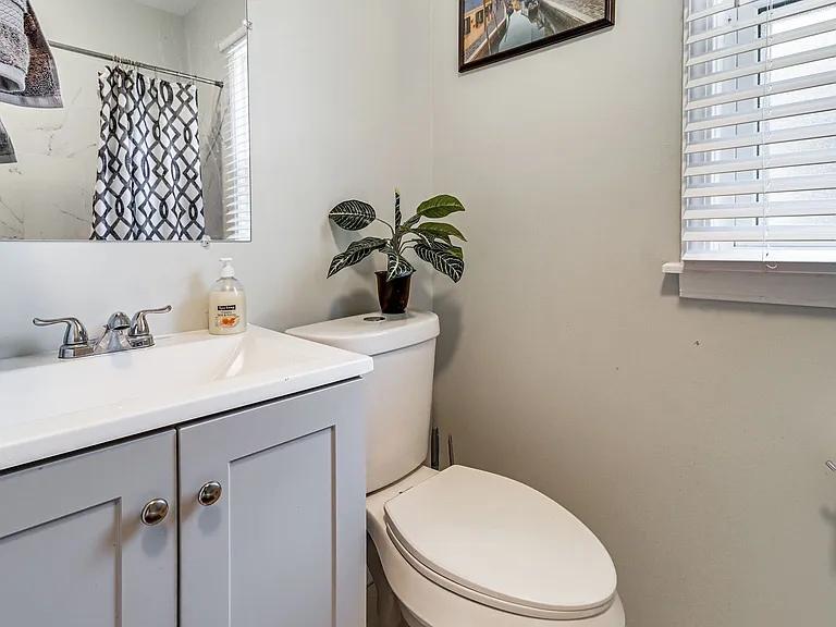 1466 Virginia Park Ave — Photo 8