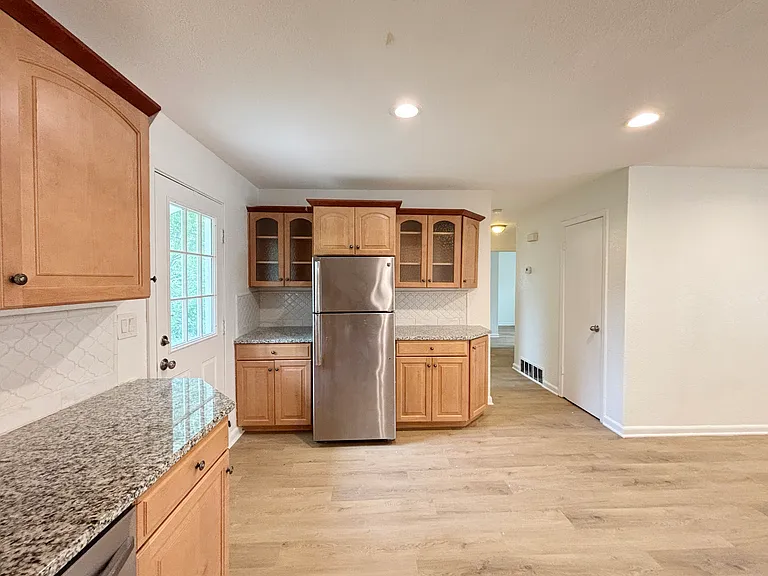 1304 Curtis Dr — Photo 11