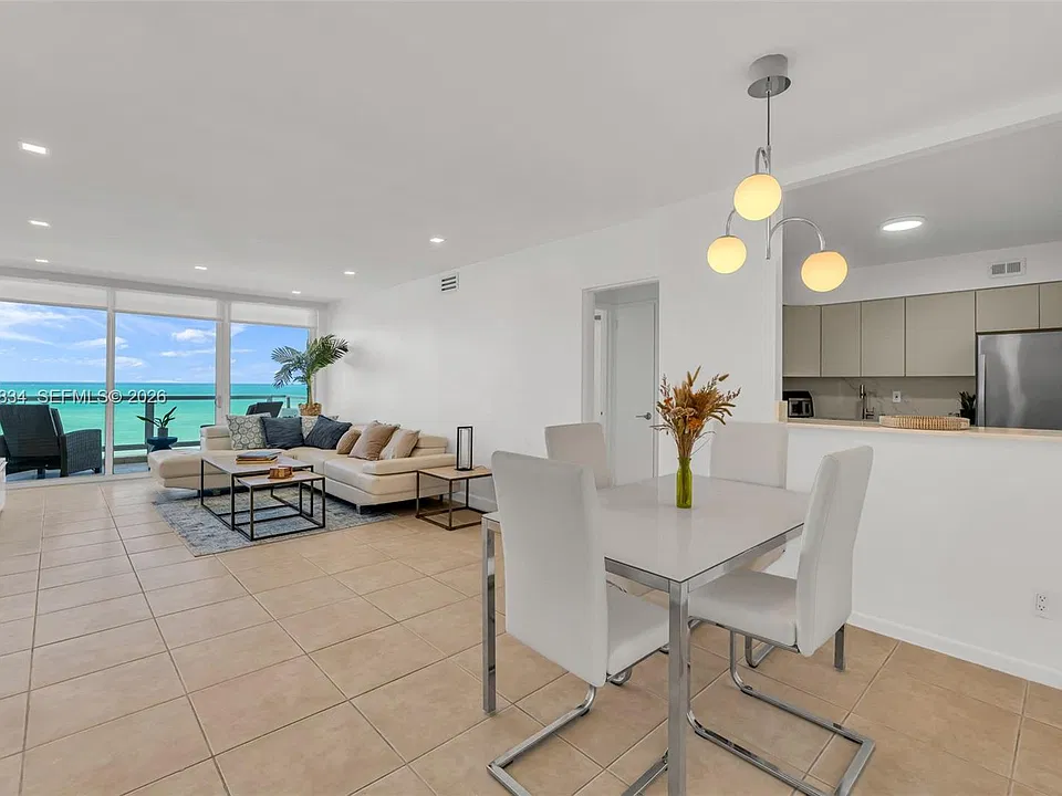 5161 Collins Ave #1717