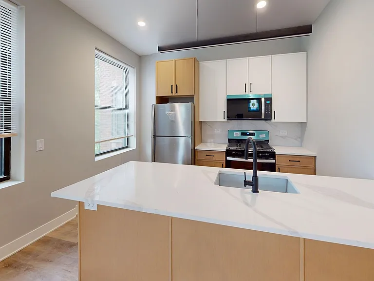 2401 N Kedzie Blvd #2S — Photo 9