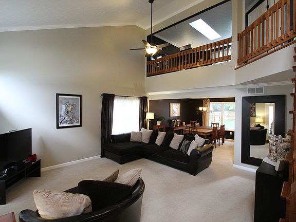 3rd image of 112 Deeter Dr