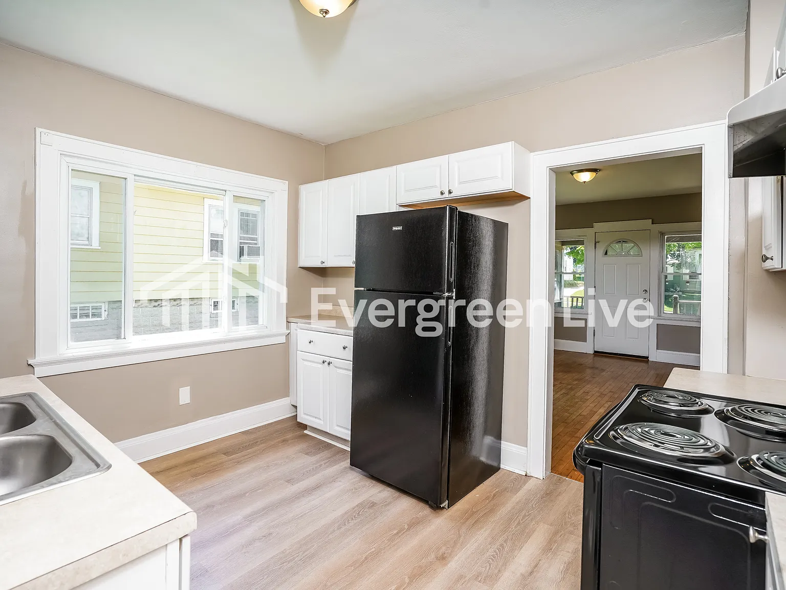 3 bed, 1.0 bath, 825 sqft, $1,495 — Photo 4