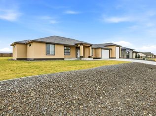 4104 S Coulee Vista Dr, Kennewick, WA 99338