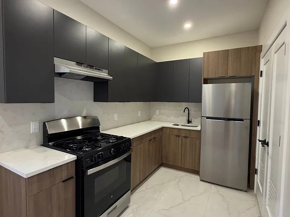 797 Broadway #305