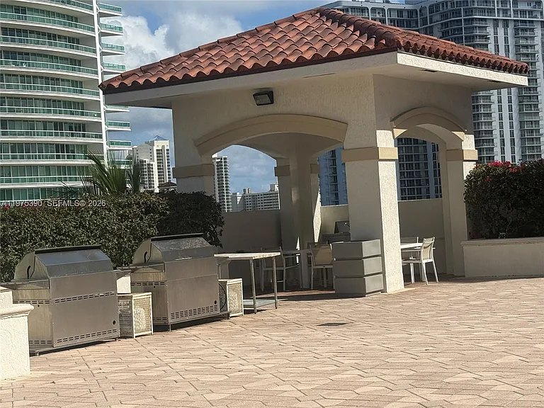 20000 Country Club Dr #9 — Photo 23