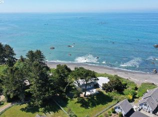 98602 Seahorse Ln, Brookings, OR 97415