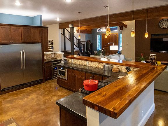 5th image of 23984 Vinland Ct NW