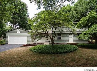 33 Musket Ln, Pittsford, NY 14534
