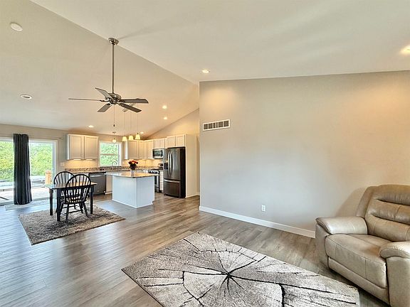 3rd image of 2261 Trevino Ct