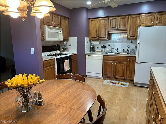2nd image of 2273 Bel Aire Ln