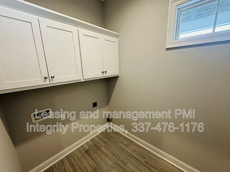 113 Oak Village Dr — Photo 21