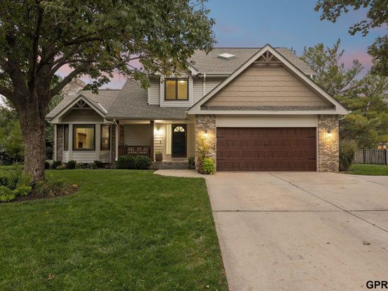 1625 N 214th St, Elkhorn, NE 68022