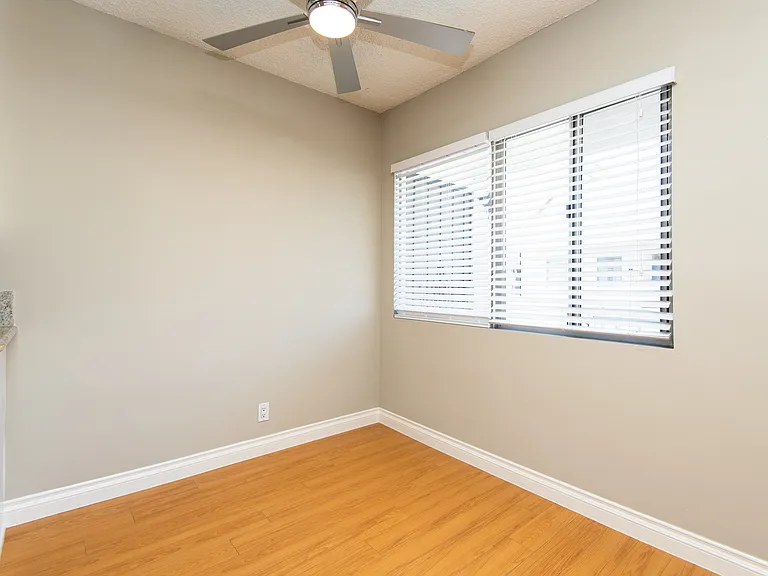 1724 Butler Ave #6 — Photo 3
