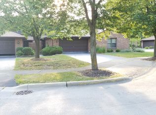 930 White Birch Ln, Westmont, IL