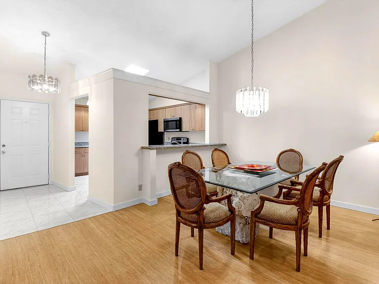 10938 Roebelini Palm Ct #B — Photo 8