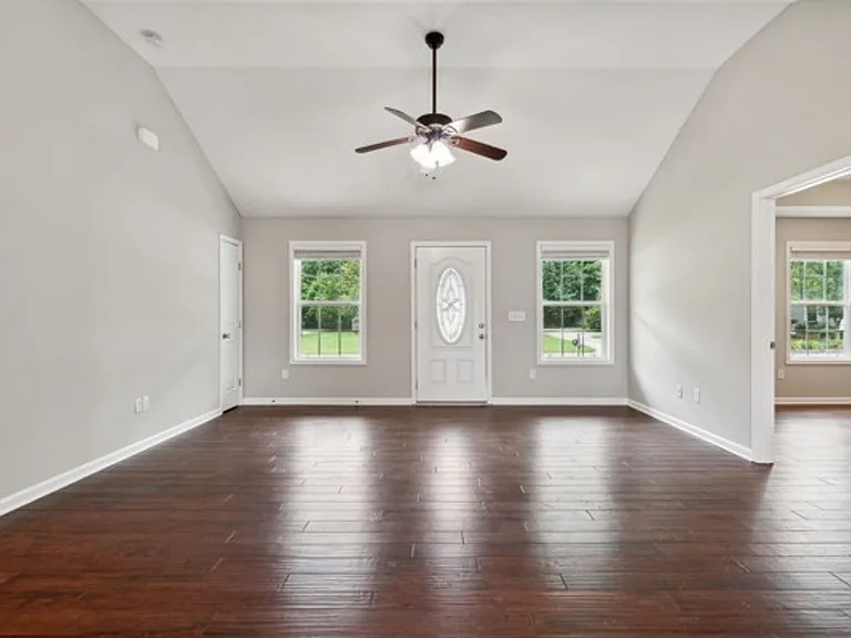 257 Williamsburg Cir — Photo 34