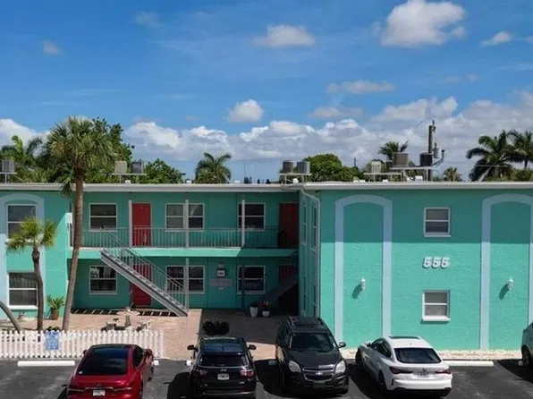 555 69th Ave APT 4, St Pete Beach, FL 33706