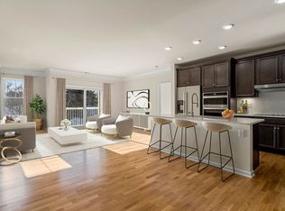 2 Stratton Dr #403, Woburn, MA 01801