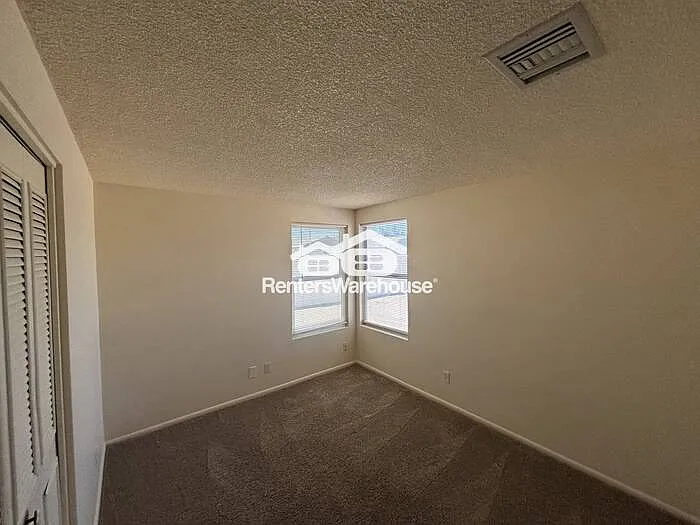 2126 N Villas Ln — Photo 14