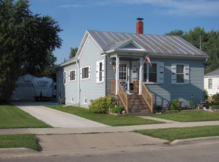 817 Madison St, Oconto, WI 54153