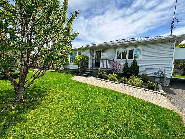 1st image of 132 Ellen Ave