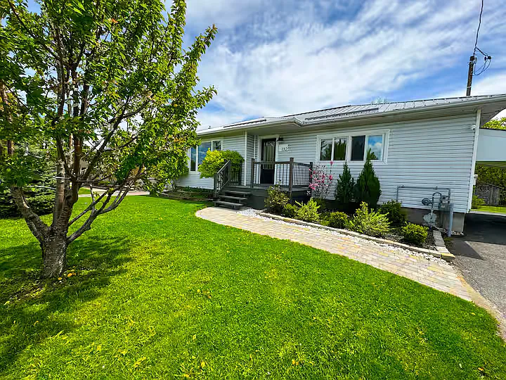 132 Ellen Ave